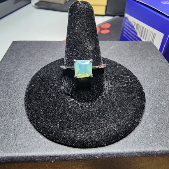 New Princess Cut Jade Sterling Silver Ring - Picture 3 of 12